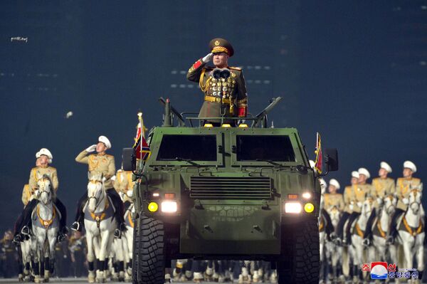 El desfile militar en Pyongyang se celebró con motivo del cierre del VIII Congreso del Partido de los Trabajadores de Corea.   - Sputnik Mundo