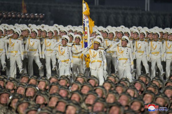 El desfile militar en Pyongyang, que se celebró con motivo del cierre del VIII Congreso del Partido de los Trabajadores de Corea.   - Sputnik Mundo
