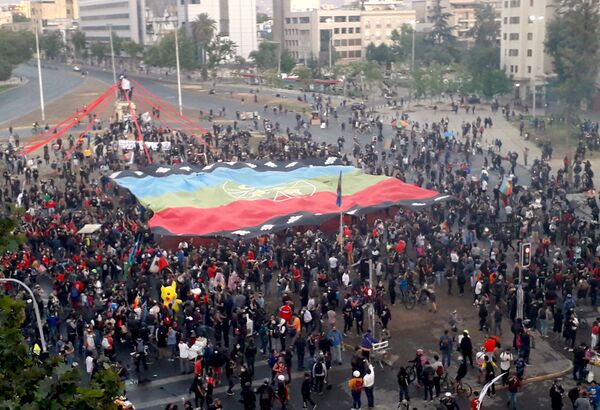 Manifestación en apoyo a la causa mapuche Plaza de la Dignidad Manifestación en apoyo a la causa mapuche Plaza de la Dignidad - Sputnik Mundo