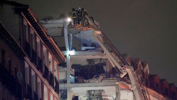 Una fuerte explosión destroza un edificio en el centro de Madrid - Sputnik Mundo