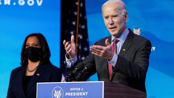 Joe Biden, presidente de EEUU con vicepresidenta Kamala Harris - Sputnik Mundo