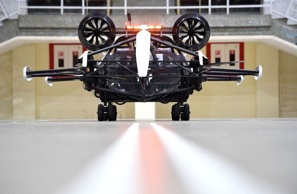 Prueba de un dron-taxi en las instalaciones del estadio Luzhnikí de Moscú. - Sputnik Mundo