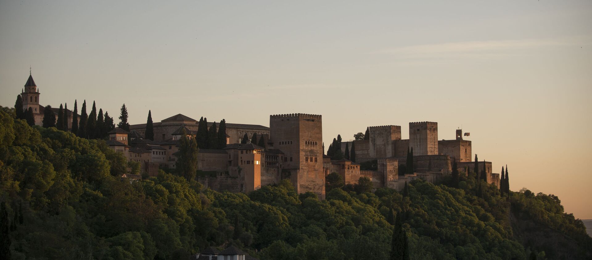 Vista general de la Alhambra de Granada. 2 de mayo de 2020. - Sputnik Mundo, 1920, 28.01.2021