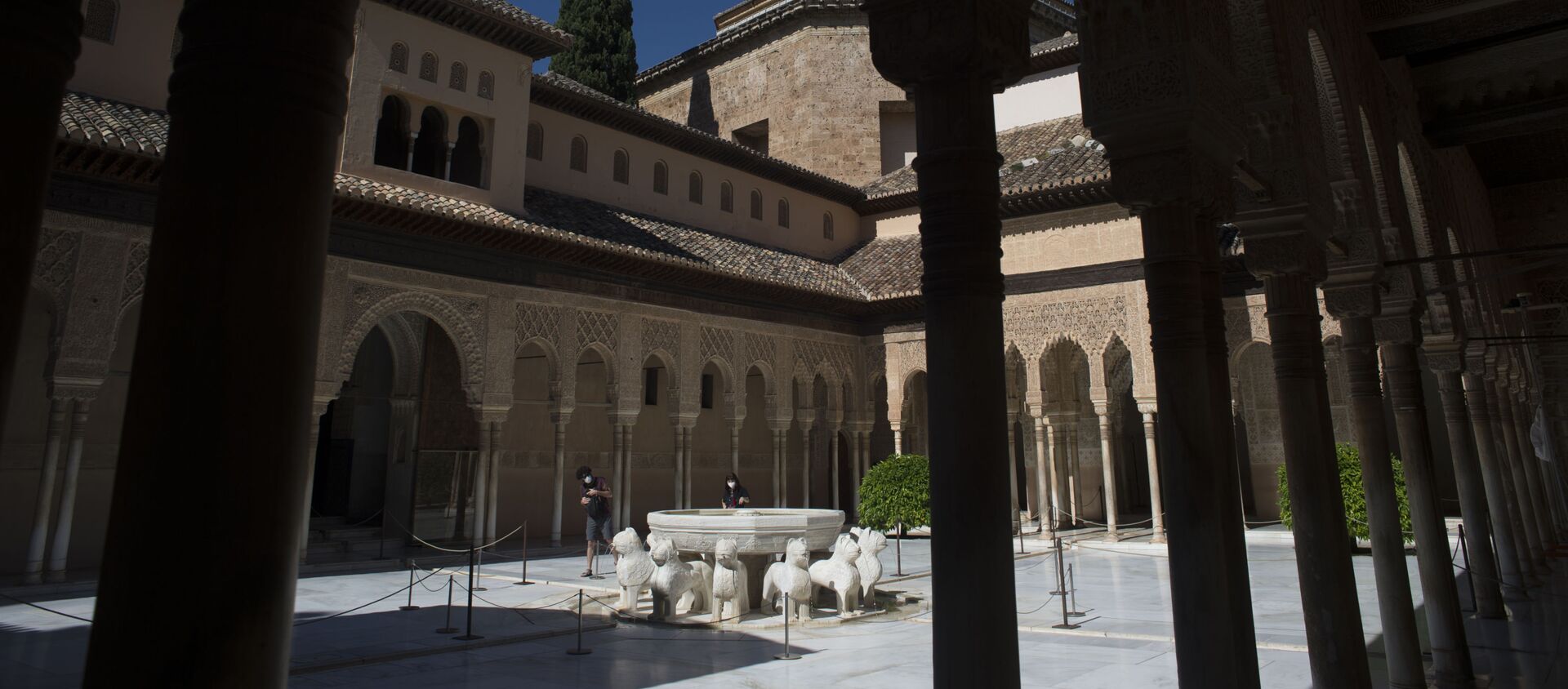 El Patio de los Leones de la Alhambra de Granada - Sputnik Mundo, 1920, 29.01.2021