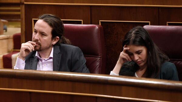 Pablo Iglesias e Irene Montero en el congreso de los diputados - Sputnik Mundo