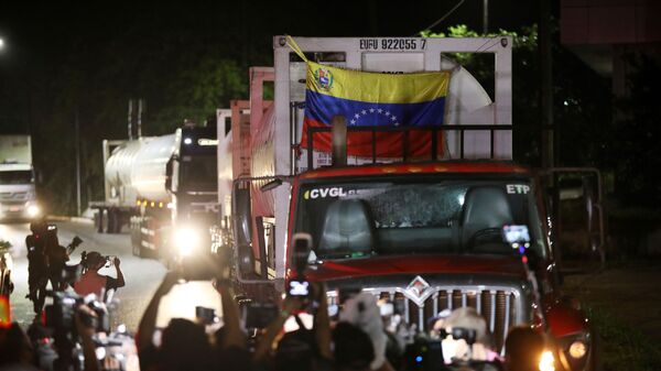 Camiones de oxígeno de Venezuela van a Manaos, Brasil (Archivo) - Sputnik Mundo
