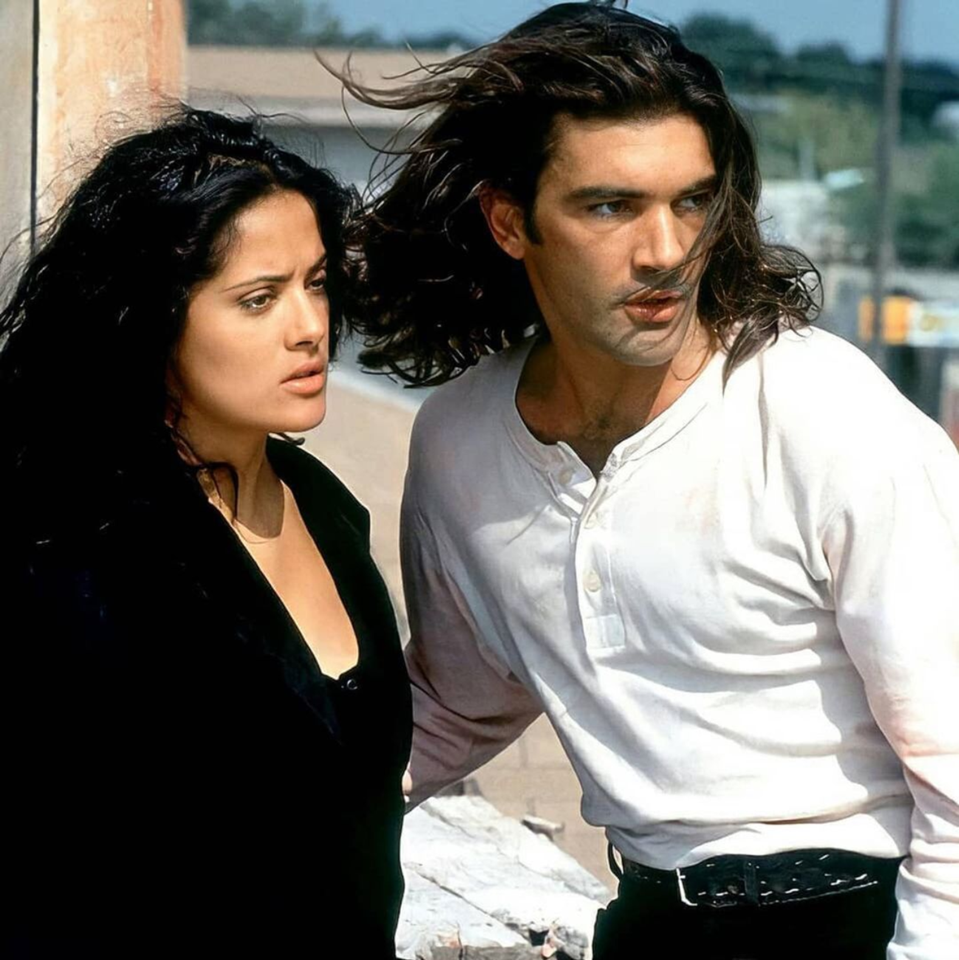 Antonio Banderas and Salma Hayek on the set of Desperado