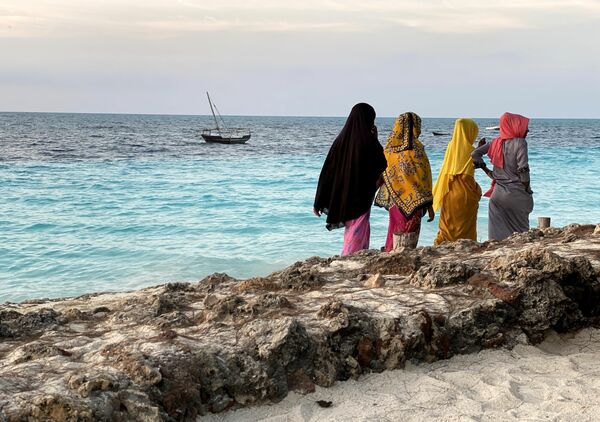 Las habitantes de la isla de Zanzíbar en la costa del océano Índico. - Sputnik Mundo