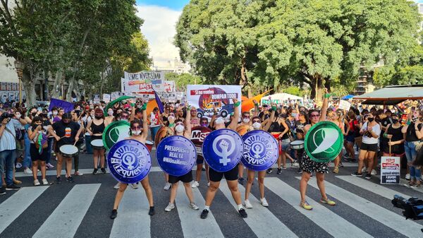 El Día Internacional de la Mujer fue otra jornada de lucha del feminismo fuera del Congreso argentino - Sputnik Mundo
