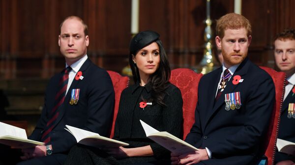 El príncipe William y los Duques de Sussex, Meghan Markle y Harry - Sputnik Mundo