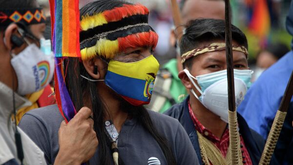Indígenas ecuatorianos simpatizantes del movimiento político Pachakutik - Sputnik Mundo