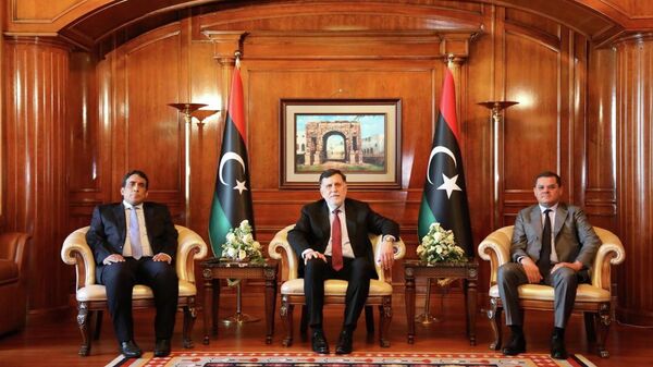 El jefe del Gobierno de Acuerdo Nacional de Libia, Fayez Sarraj, durante la ceremonia de transferencia del poder al nuevo Gobiernp del país - Sputnik Mundo