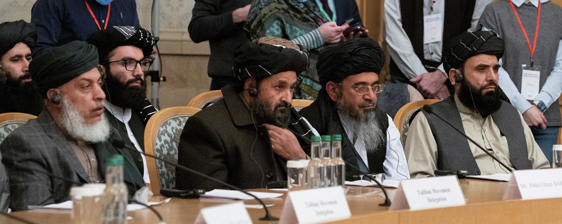Los negociadores del Gobierno de Afganistán y del Movimiento Talibán* durante las conversaciones de paz en Moscú - Sputnik Mundo, 1920, 19.03.2021