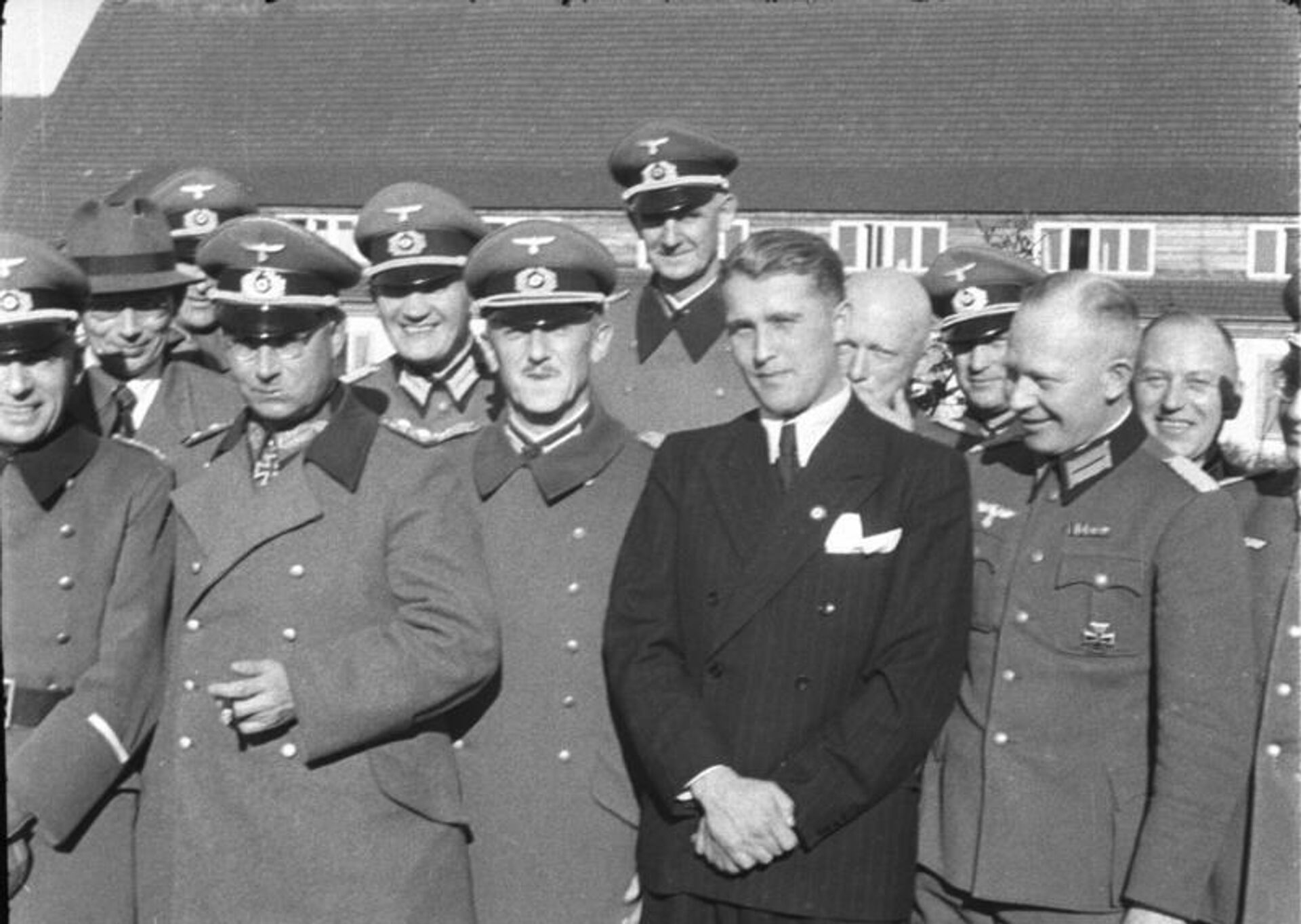 Wernher von Braun y militares nazis - Sputnik Mundo, 1920, 23.03.2021