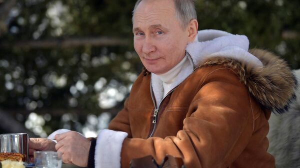El presidente de Rusia, Vladímir Putin, durante unas minivacaciones en Siberia - Sputnik Mundo