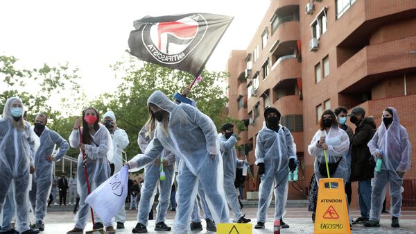 Varias personas durante el acto 'Desinfecta Vallekas del Fascismo'. Madrid, 8 de abril de 2021 - Sputnik Mundo