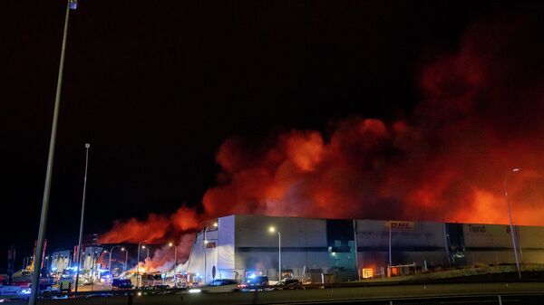 Incendio de un edificio industrial en Seseña Nuevo (Toledo).  - Sputnik Mundo