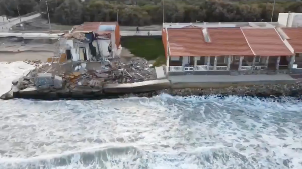 Captura de pantalla del vídeo sobre las casas afectadas en Guardamar del Segura, en Alicante - Sputnik Mundo
