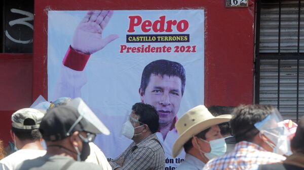 Pancarta de Pedro Castillo, candidato a la presidencia de Perú - Sputnik Mundo