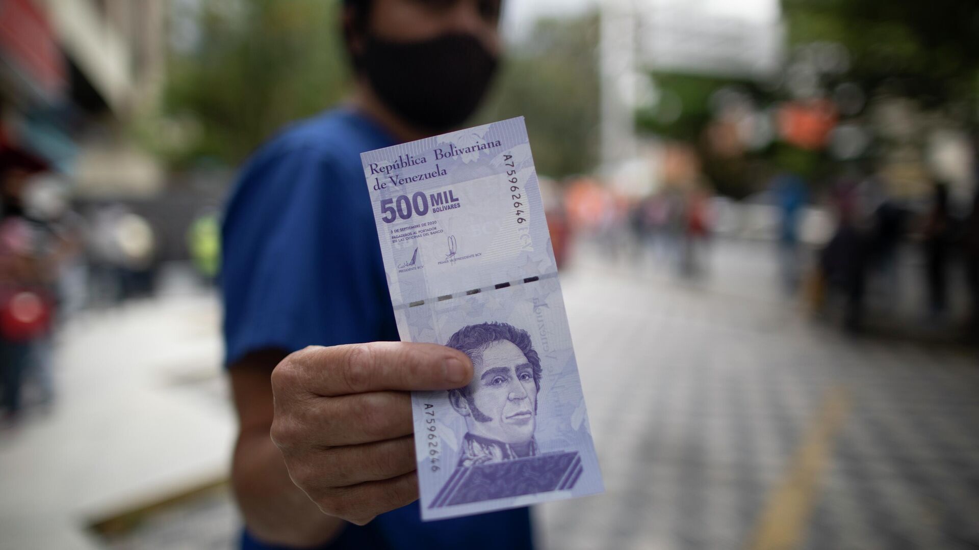 Un billete de 500 mil bolívares venezolanos - Sputnik Mundo, 1920, 18.08.2021