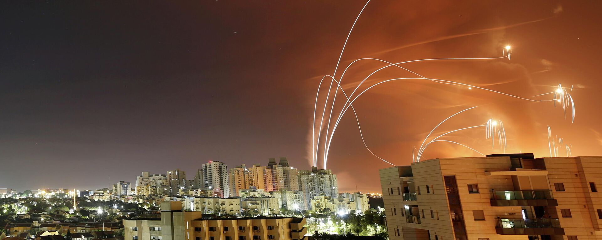 Ataques con cohetes desde el territorio palestino de Gaza contra instalaciones israelíes - Sputnik Mundo, 1920, 12.05.2021
