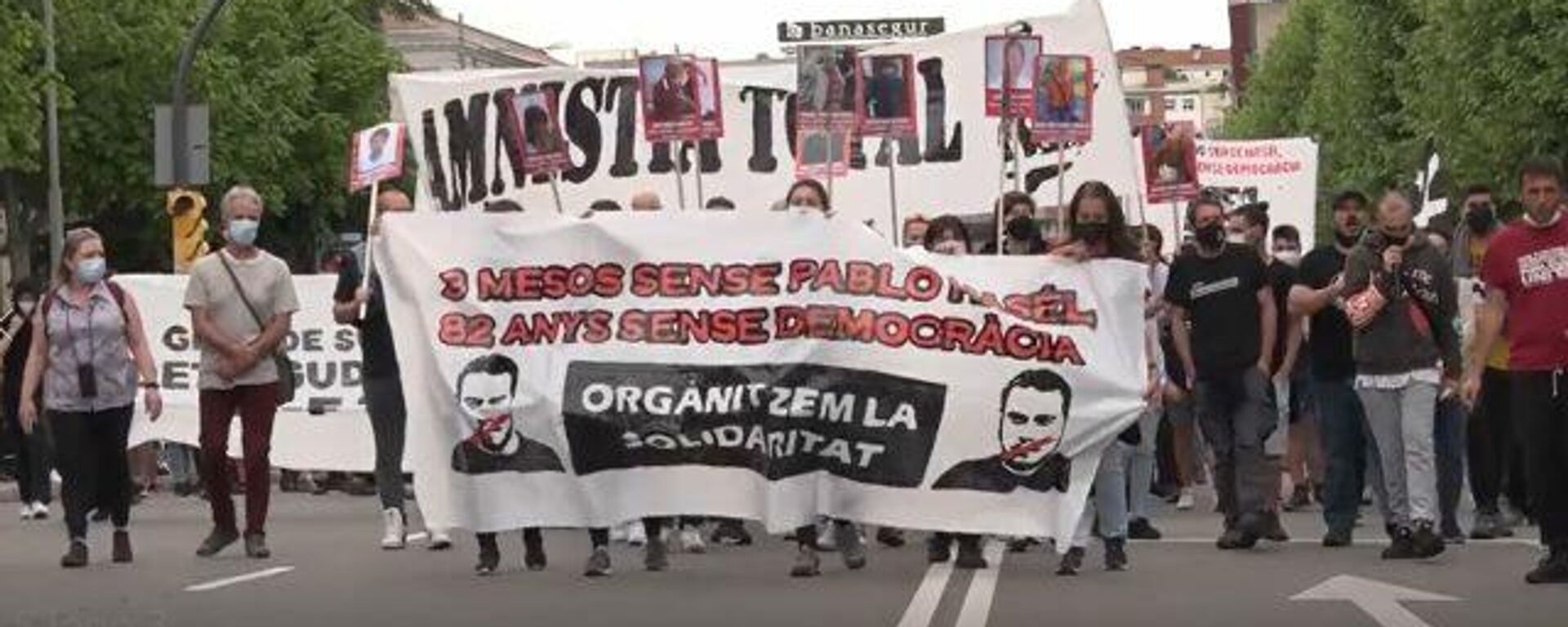 Manifestantes marchan hasta la cárcel de Lleida exigiendo la liberación del rapero Pablo Hasél - Sputnik Mundo, 1920, 16.05.2021