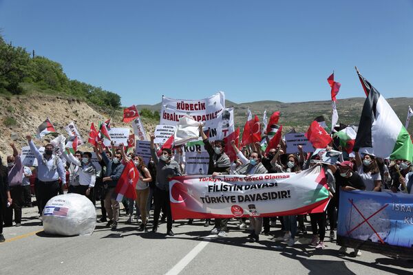 La manifestación cerca del radar Kurecik, en el este de Turquía - Sputnik Mundo