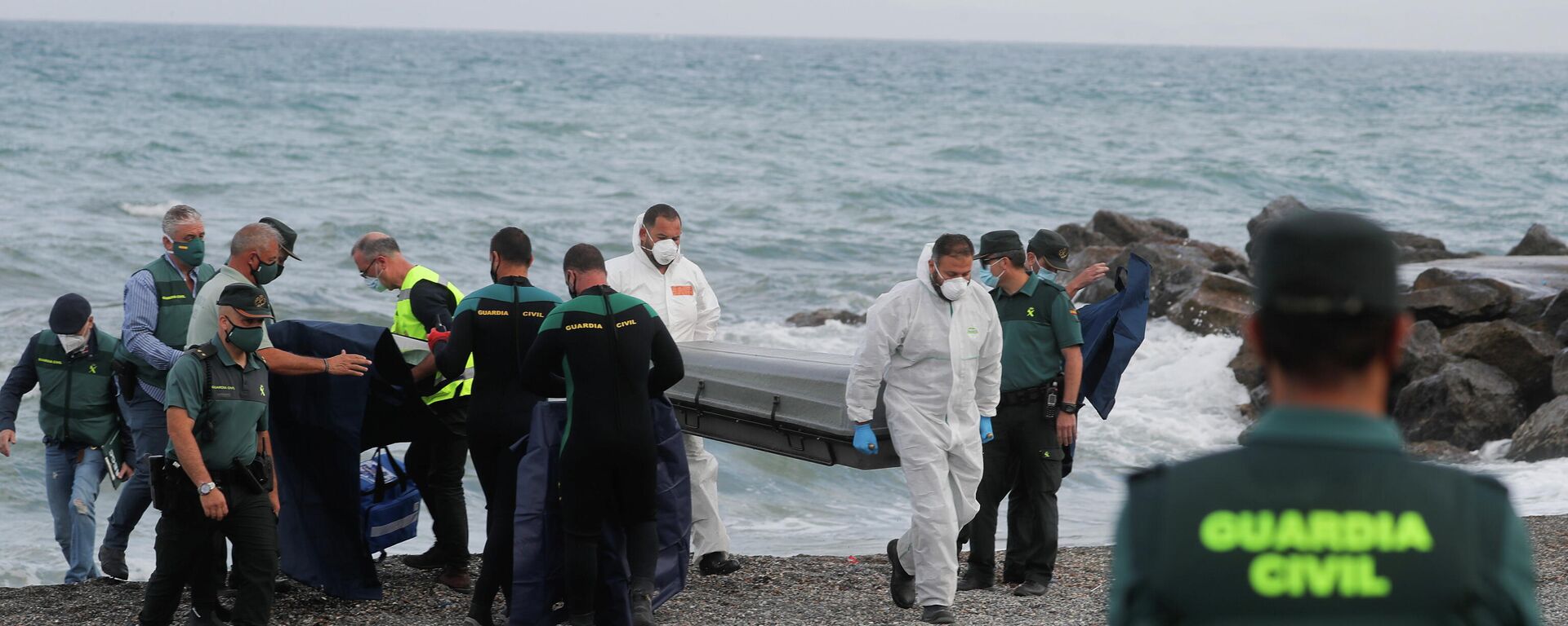 La Guardia Civil encuentra el cadáver de una persona en la playa del Tarajal, en Ceuta - Sputnik Mundo, 1920, 20.05.2021