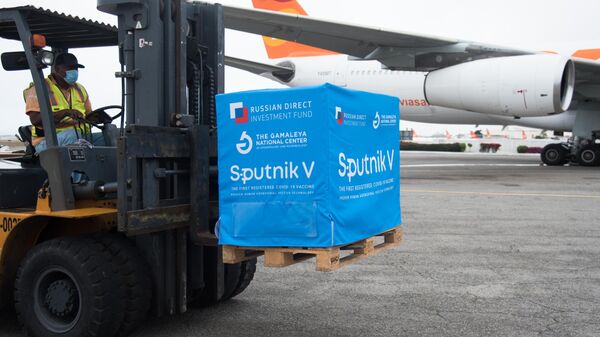 Arriba a Venezuela un cargamento de la vacuna rusa Sputnik V (archivo) - Sputnik Mundo
