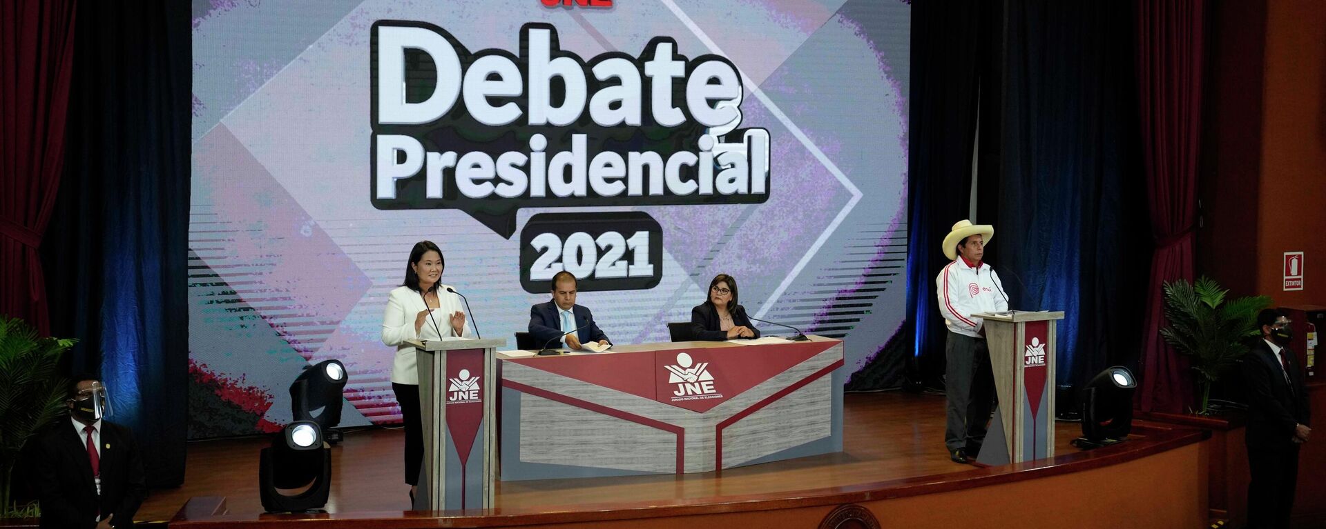 Los dos candidatos presidenciales de Perú, Keiko Fujimori y Pedro Castillo en un debate televisado - Sputnik Mundo, 1920, 31.05.2021