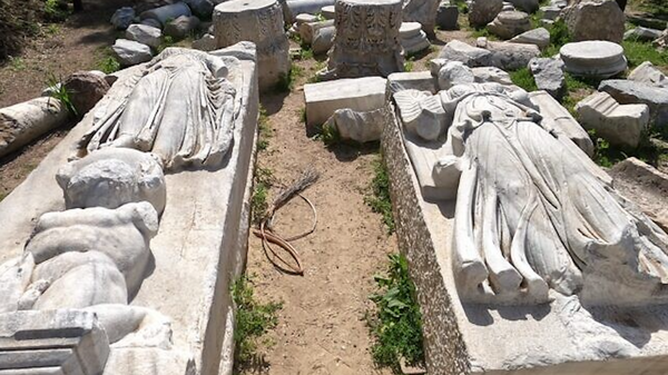 Estatuas encontradas durante la excavación de una basílica en Ascalón, Israel  - Sputnik Mundo
