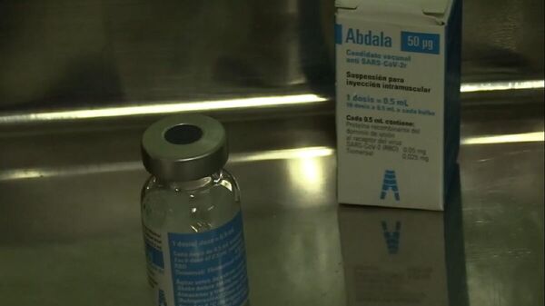 Bulbo candidato vacunal Abdala, contiene diez dosis del inmunógeno - Sputnik Mundo