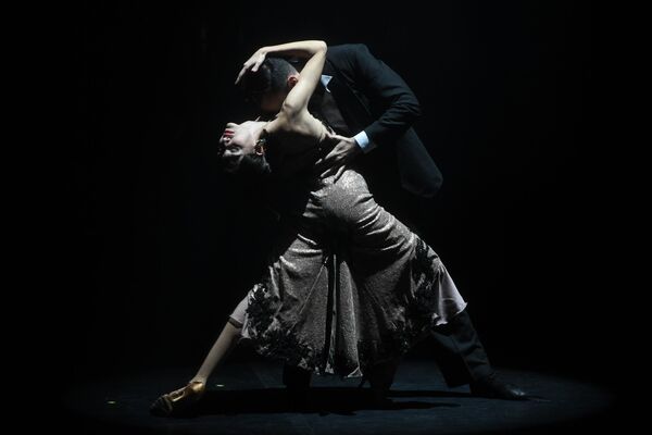 Espectáculo argentino &#x27;Tango After Dark&#x27; en el Festival de Teatro Internacional Chéjov - Sputnik Mundo