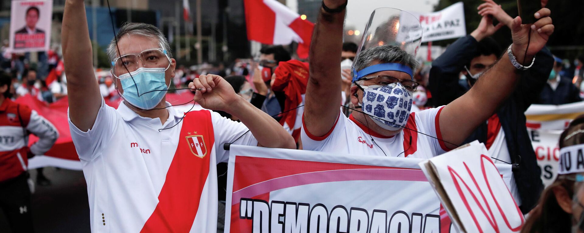 Una manifestación en vísperas de las elecciones presidenciales en Perú - Sputnik Mundo, 1920, 02.06.2021