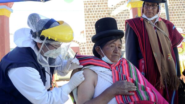 Vacunación contra COVID-19 en Bolivia - Sputnik Mundo
