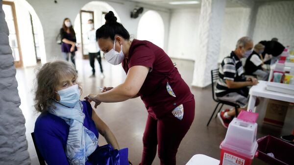 Vacunación contra el coronavirus en Argentina - Sputnik Mundo