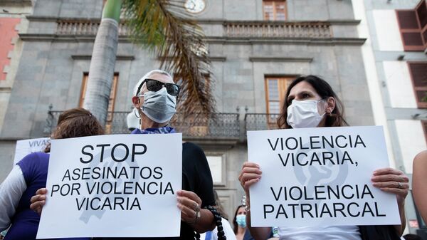 Concentración contra todos los feminicidios en Santa Cruz de Tenerife, a raíz del descubrimiento del cadáver de Olivia - Sputnik Mundo