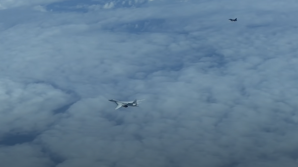 Los cazas F-35 vuelven a verse las caras con aviones rusos, ahora con los Tu-160 y Su-35S - Sputnik Mundo