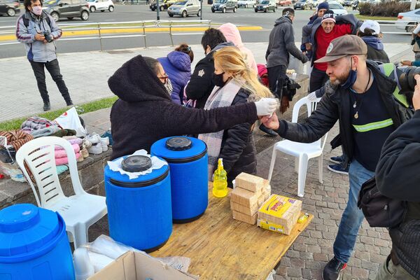 Hubo 1.000 desayunos en Argentina para visibilizar el hambre de las personas en situación de calle y los pobres - Sputnik Mundo