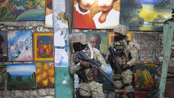 Солдаты патрулируют Петион Вилль, район, где жил покойный президент Гаити Жовенель Мойз, в Порт-о-Пренсе, Гаити - Sputnik Mundo