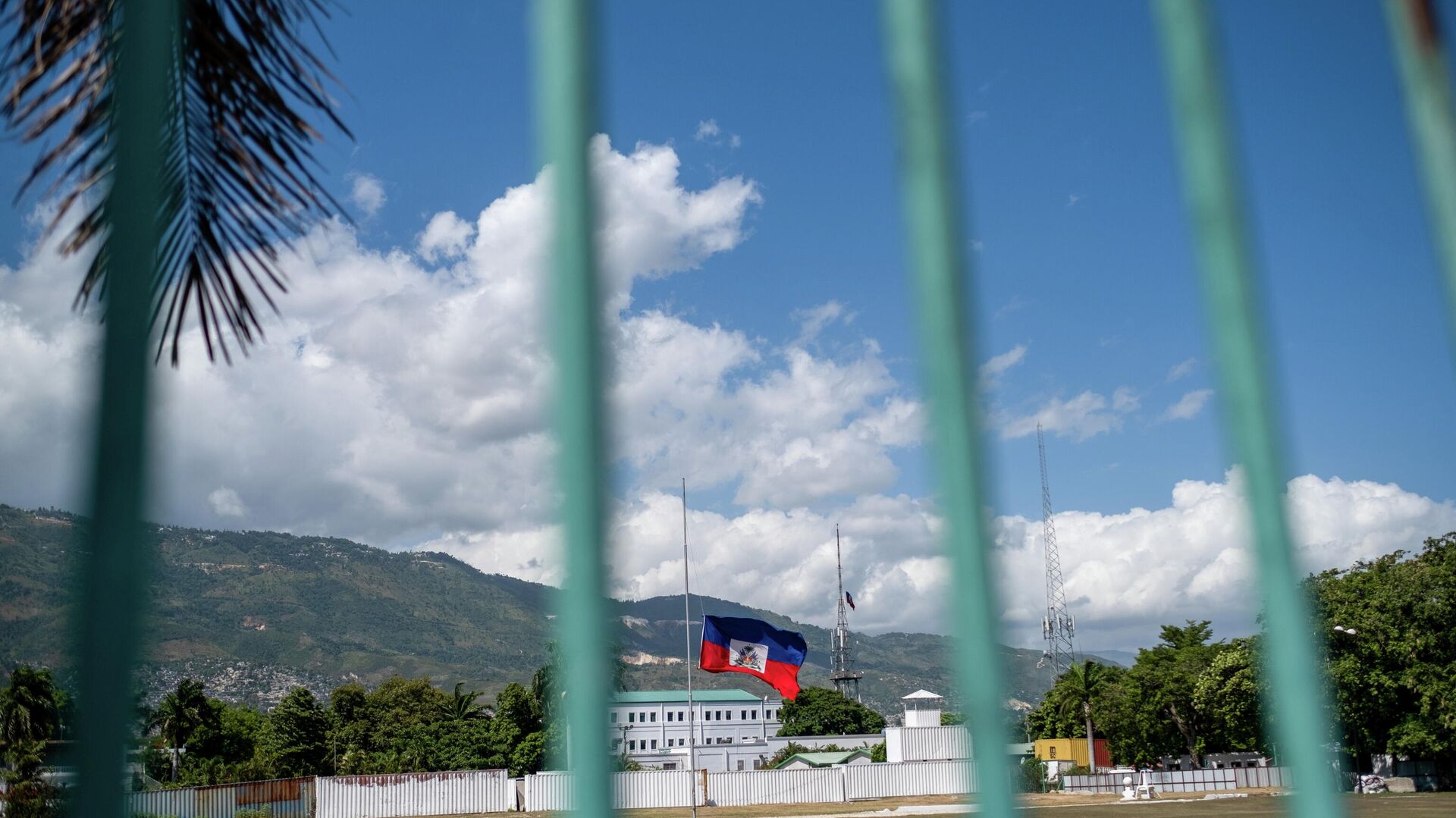 La bandera nacional de Haití  - Sputnik Mundo, 1920, 27.07.2021