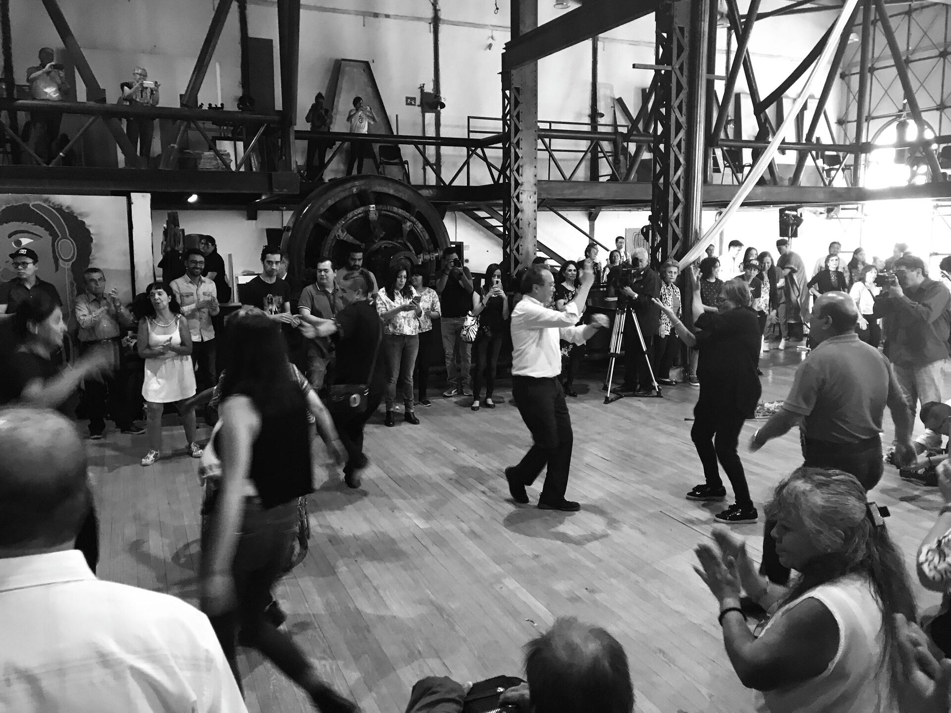 Yo-Yo Ma baila en La Nana, en la colonia Guerrero, de la CDMX, como parte de en evento comunitario - Sputnik Mundo, 1920, 17.07.2021