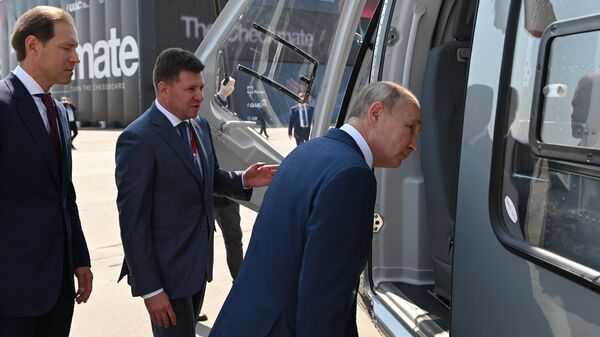 El presidente ruso Vladímir Putin en el Salón MAKS-2021 - Sputnik Mundo