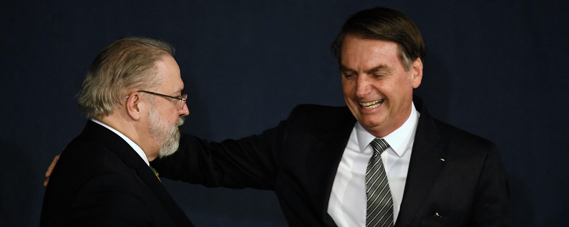 El procurador general de Brasil, Augusto Aras, junto al presidente brasileño Jair Bolsonaro - Sputnik Mundo, 1920, 20.07.2021