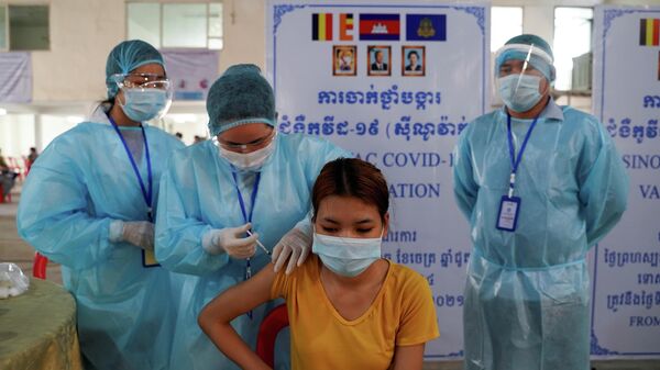 Vacunación contra el COVID-19 en Camboya - Sputnik Mundo
