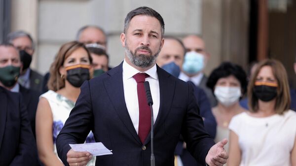 El presidente de Vox, Santiago Abascal, en rueda de prensa - Sputnik Mundo