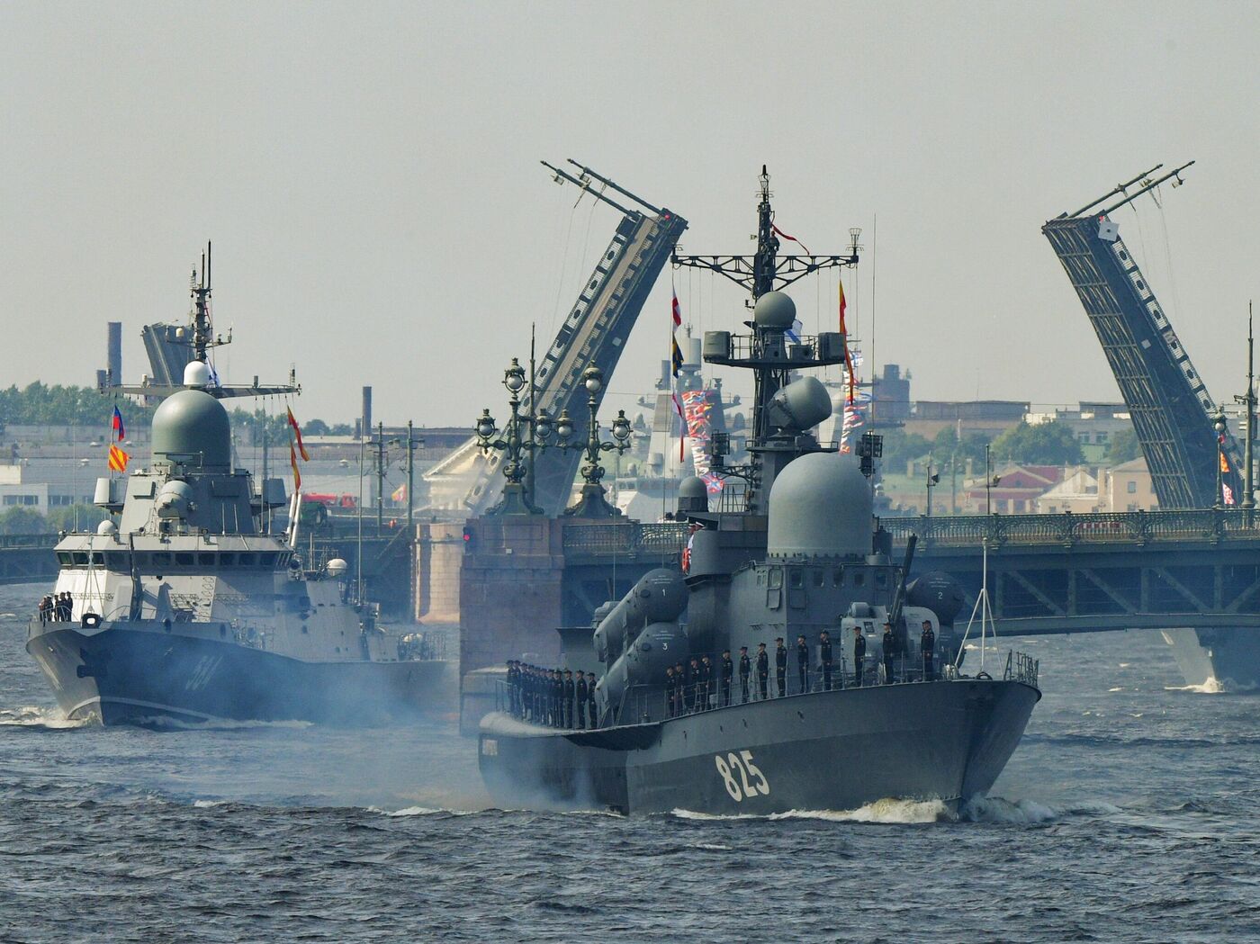 Video: Rusia celebra el Día de la Armada con un impresionante desfile naval - 25.07.2021, Sputnik Mundo