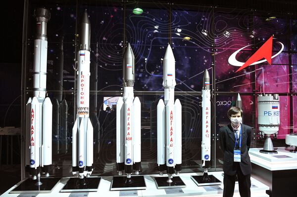 El stand de la corporación estatal Roscosmos en la feria MAKS 2021. - Sputnik Mundo