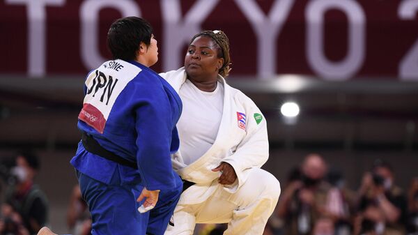 La judoca japonesa Akira Sone y la judoca cubana Idalys Ortiz en los XXXII Juegos Olímpicos en Tokio - Sputnik Mundo