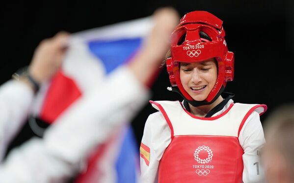 La española Adriana Cerezo Iglesias después de la pelea final femenina de taekwondo hasta 49 kg, en la cual conquistó la plata olímpica. - Sputnik Mundo